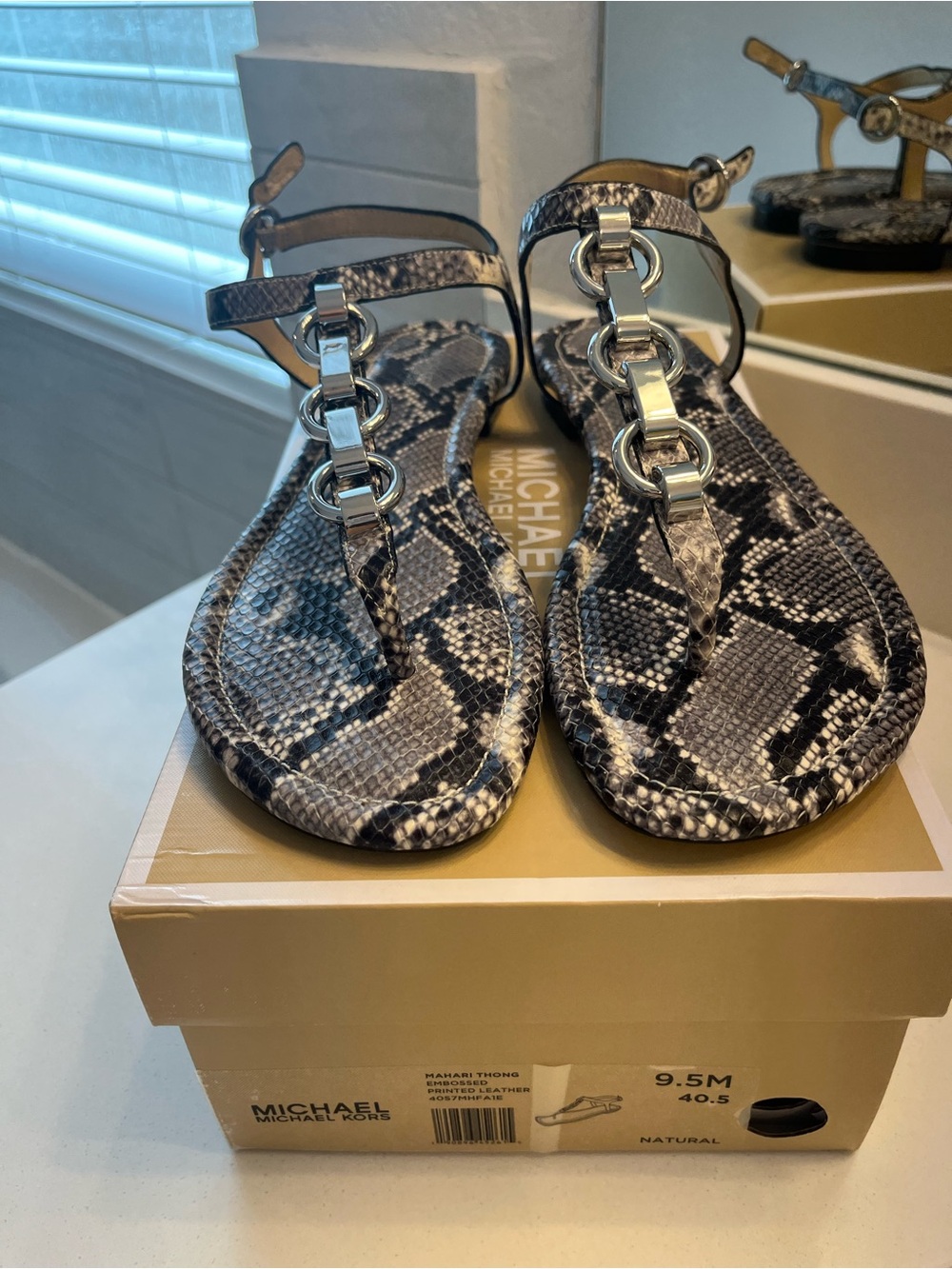 Michael Kors MAHARI Thong Sandals